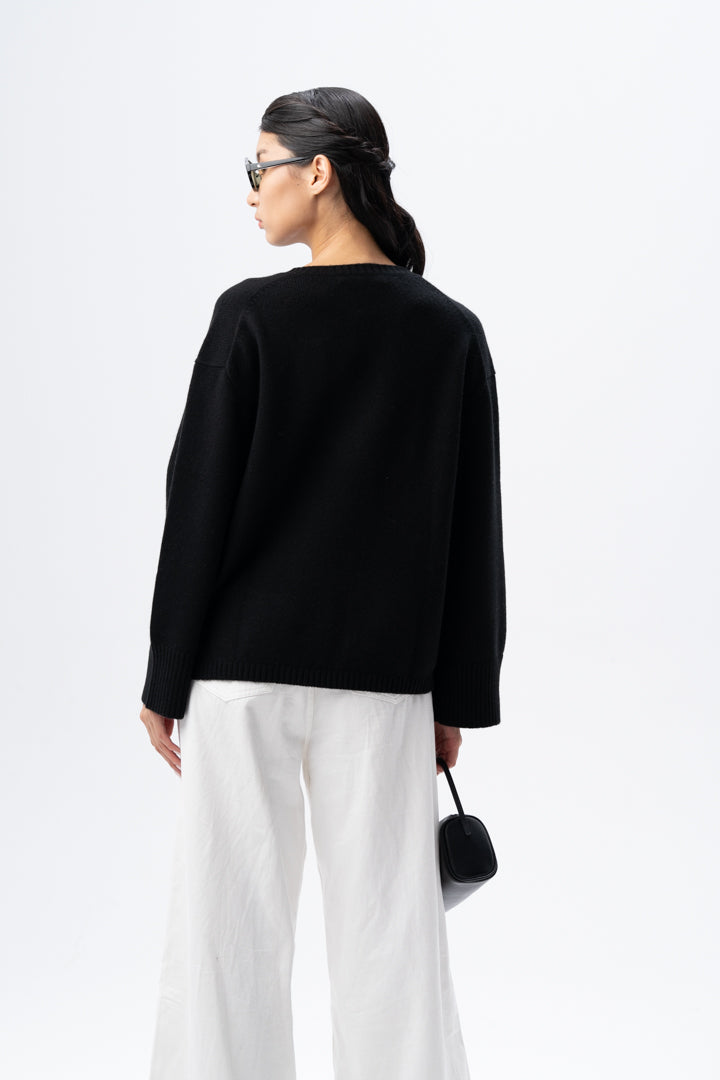 Tonot V-Neck Black Jumper