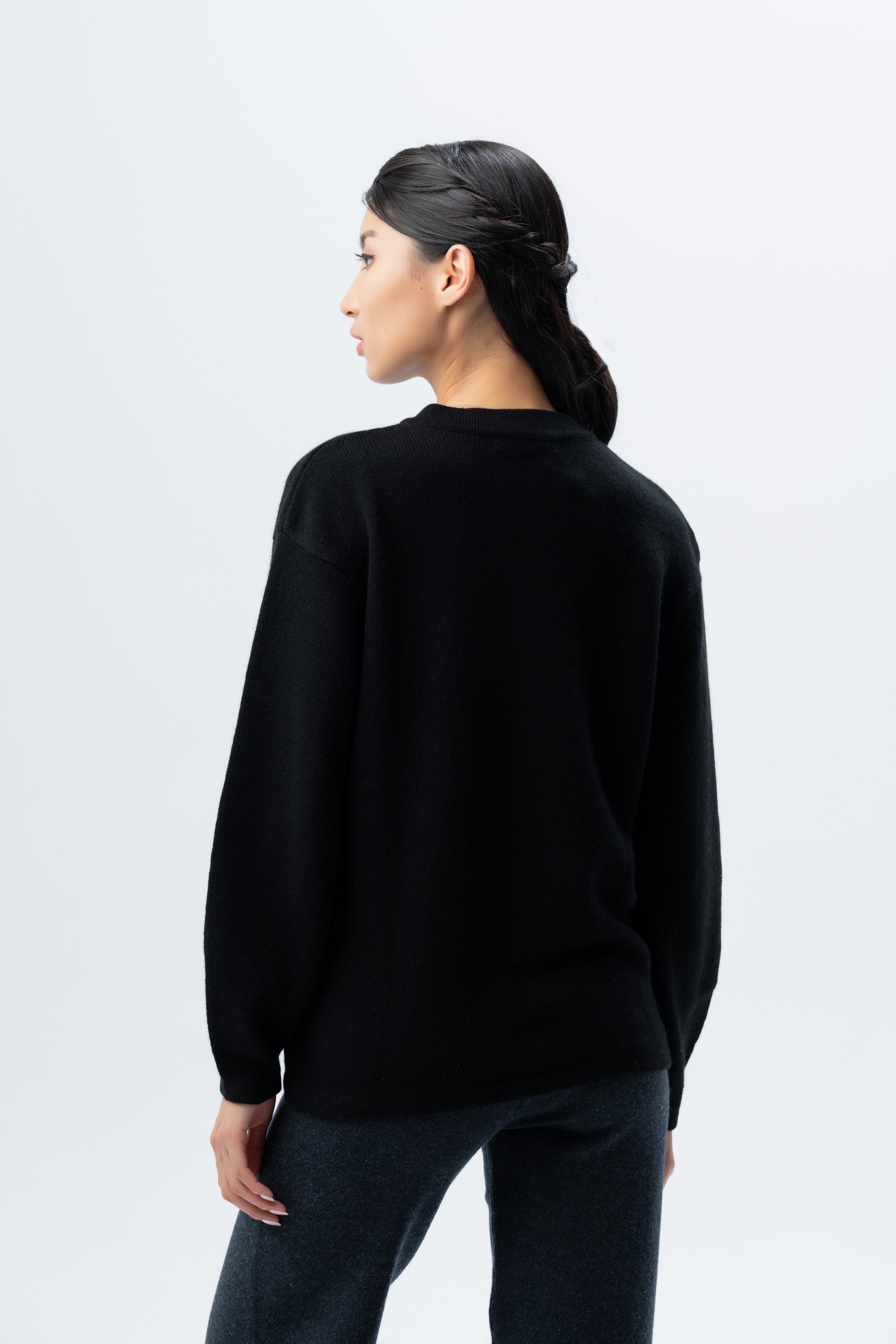 Tonot Classic Black Cashmere Jumper