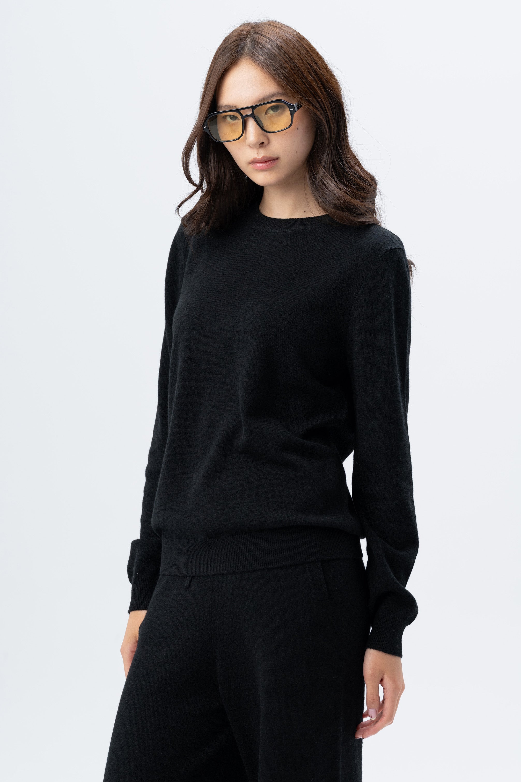 Tonot Black Crewneck Jumper