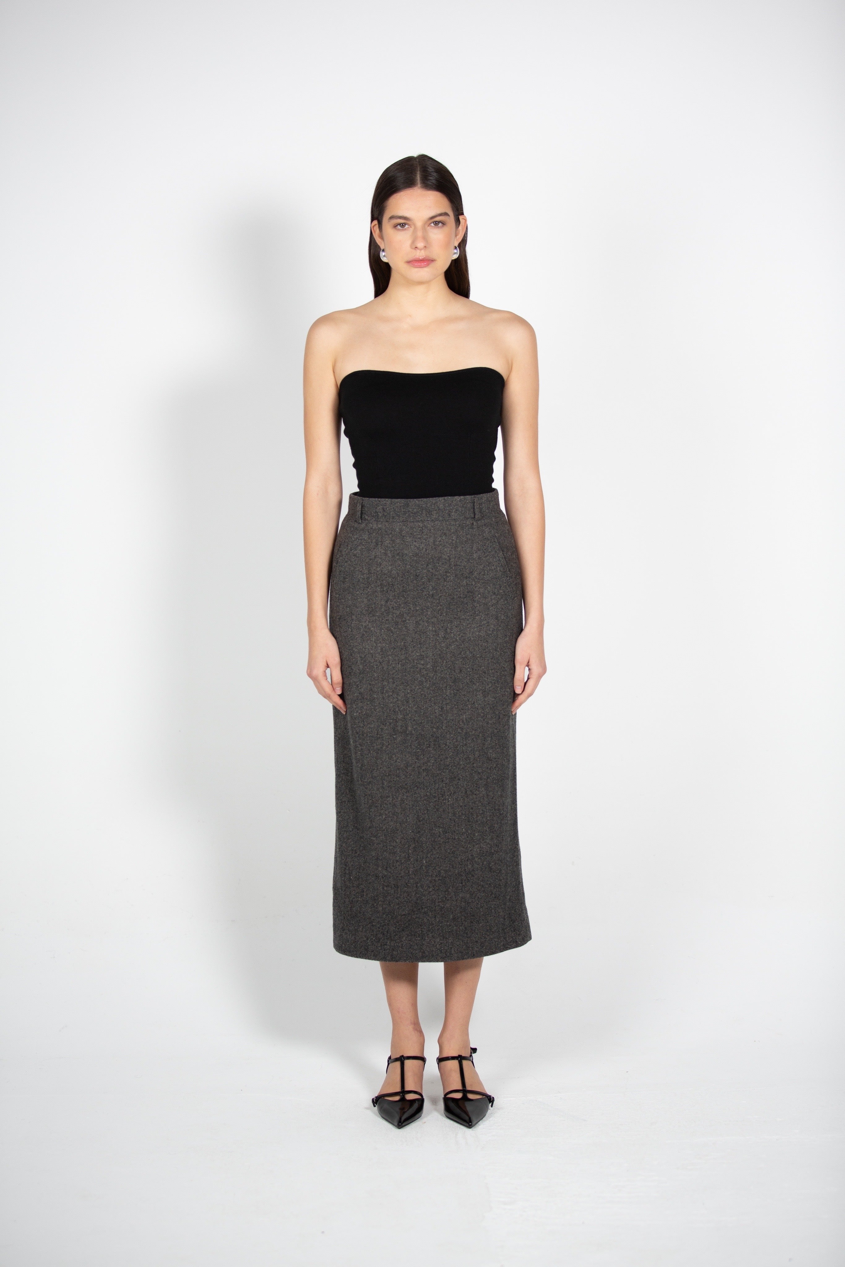 Noemi's Grey Skirt