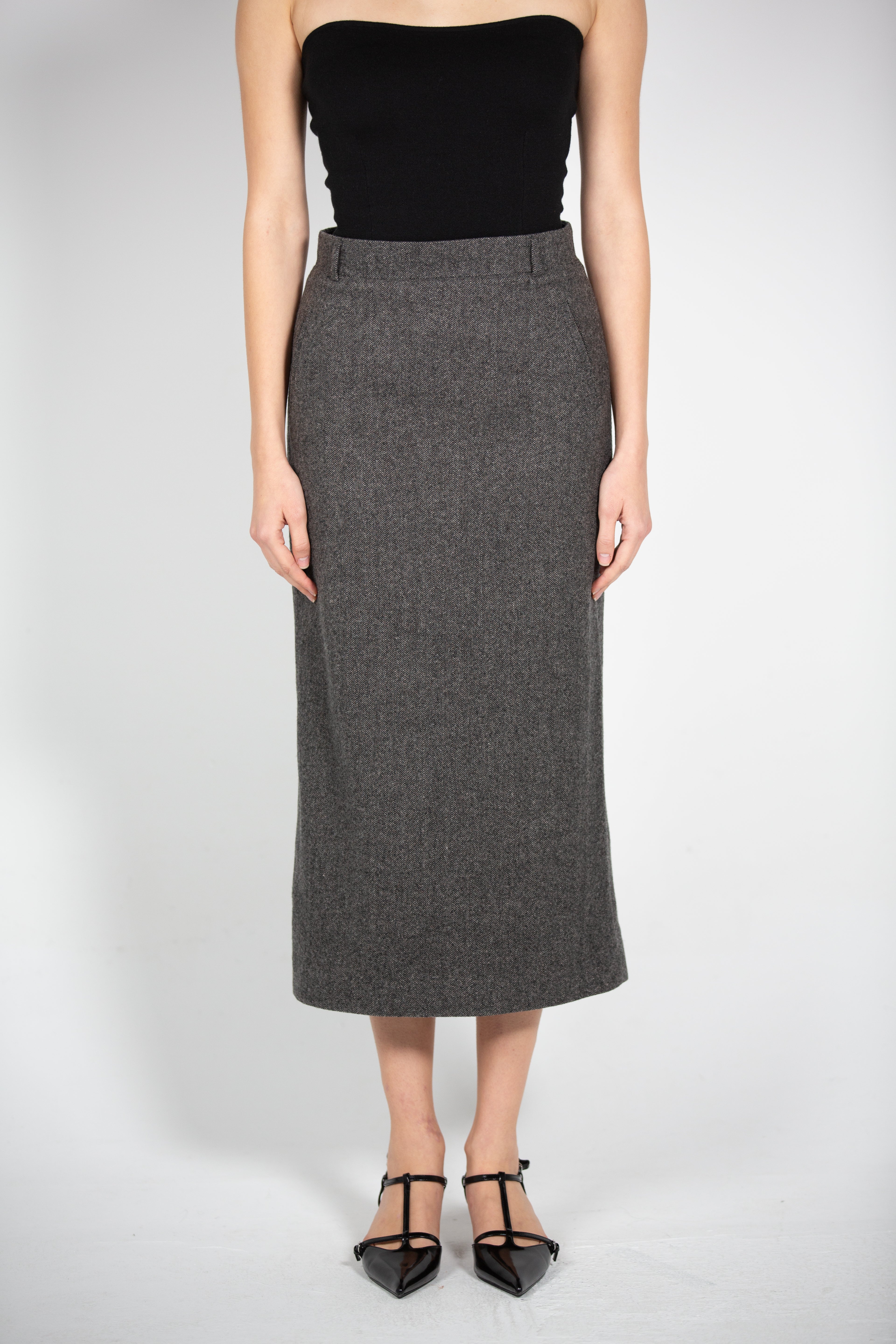 Noemi's Grey Skirt
